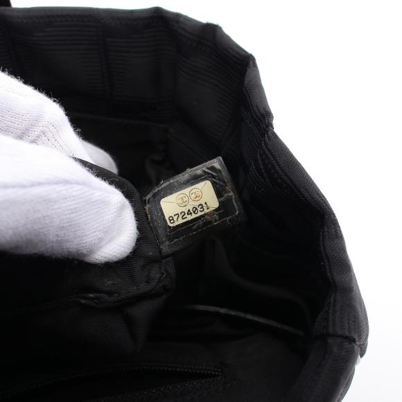 Chanel Airline Shoulder Bag White Black - Picture 5 of 10